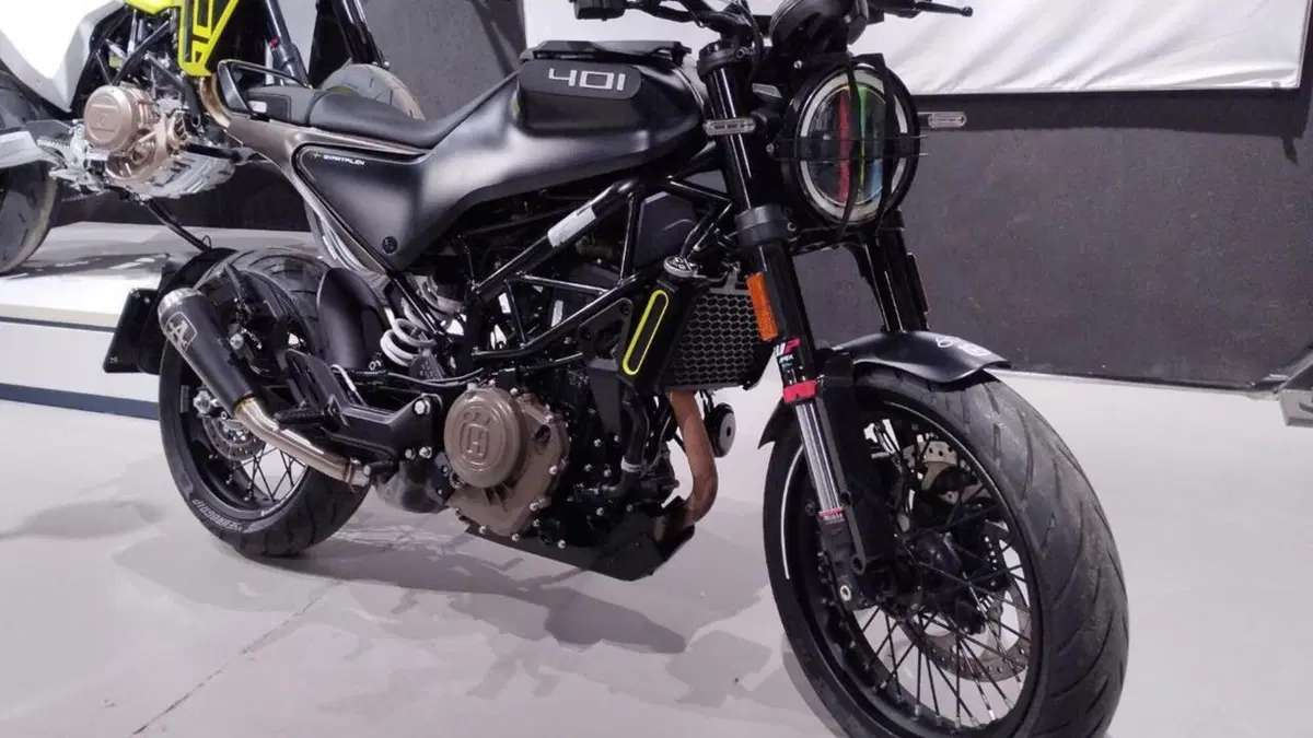 Husqvarna Svartpilen 401 (2024 - 26)  (2)