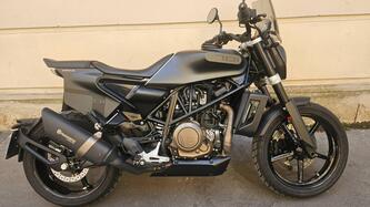 Husqvarna Svartpilen 701 (2020) usata