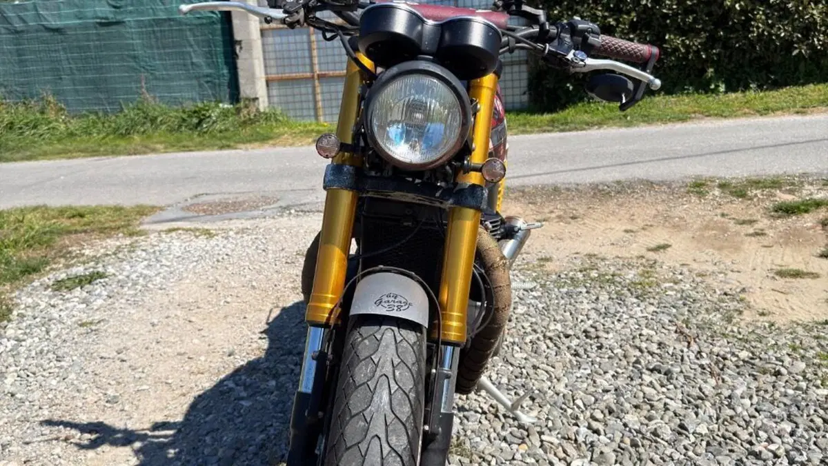 Triumph Thruxton 1200 R (2017 - 20)  (2)