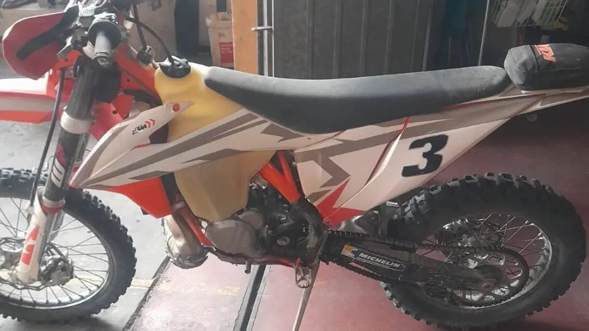KTM 250 EXC TPI (2023)  (2)
