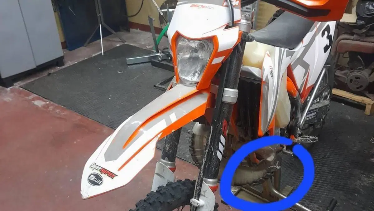 KTM 250 EXC TPI (2023)  (4)