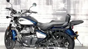 Royal Enfield Super Meteor 650 (2023 - 26)  (2)