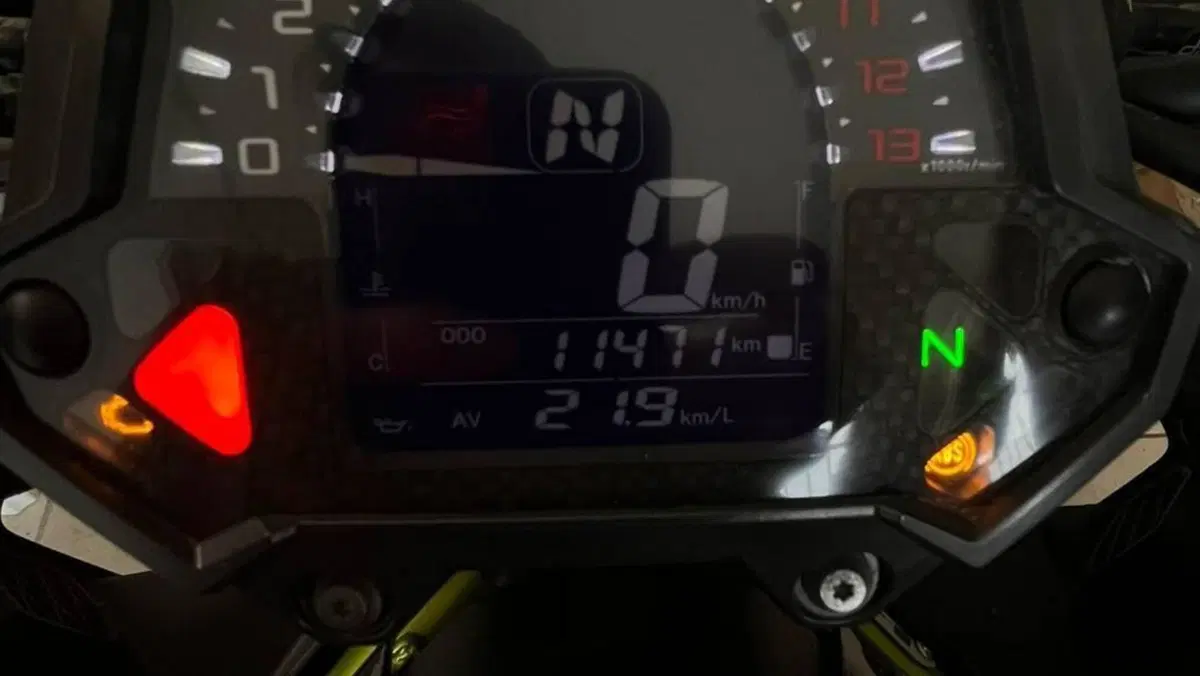 Kawasaki Z 900 (2017 - 18)  (4)