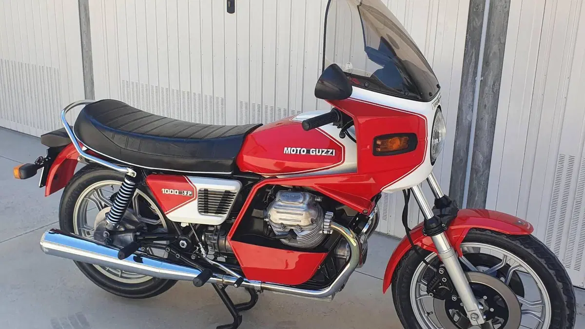 Moto Guzzi   (2)