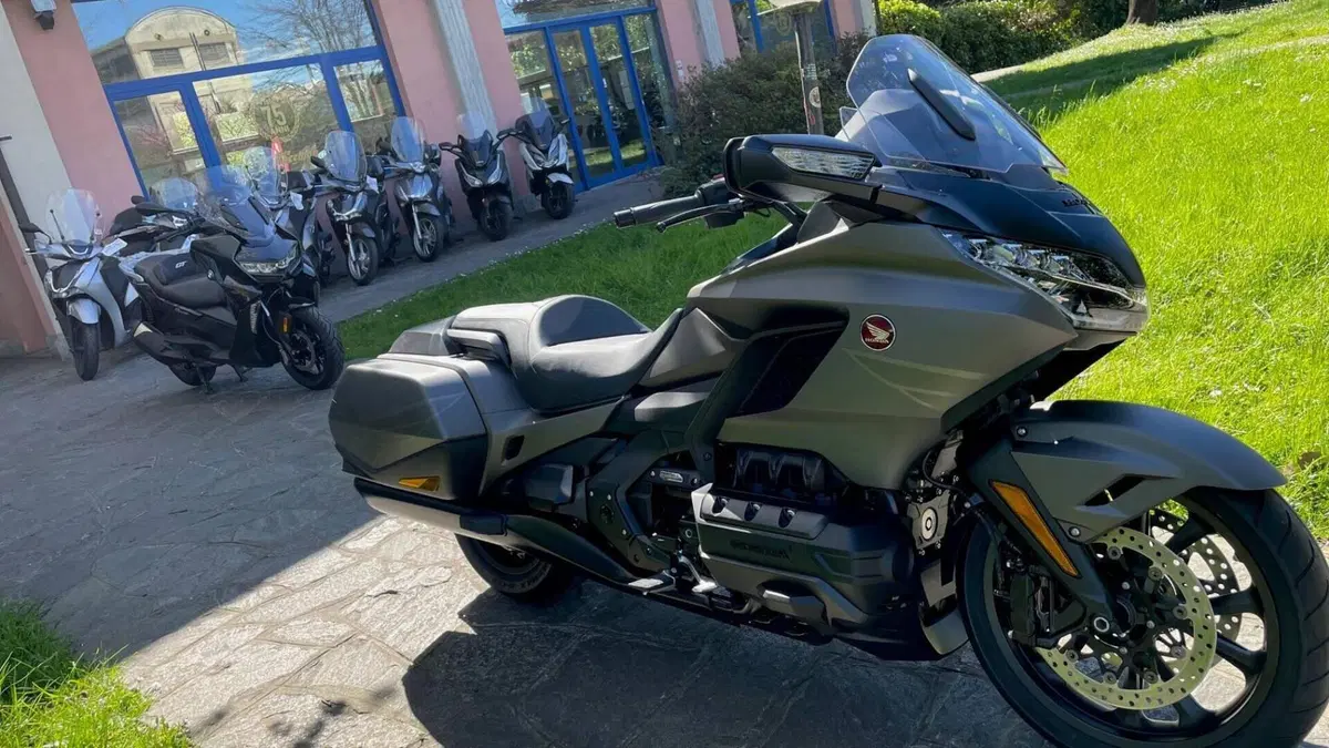 Honda GL 1800 Gold Wing 50° Anniversario (2025 - 26)  (2)