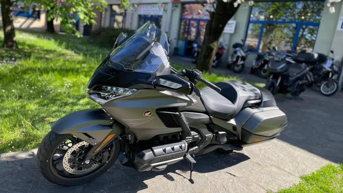 Honda GL 1800 Gold Wing 50° Anniversario (2025 - 26)  (4)