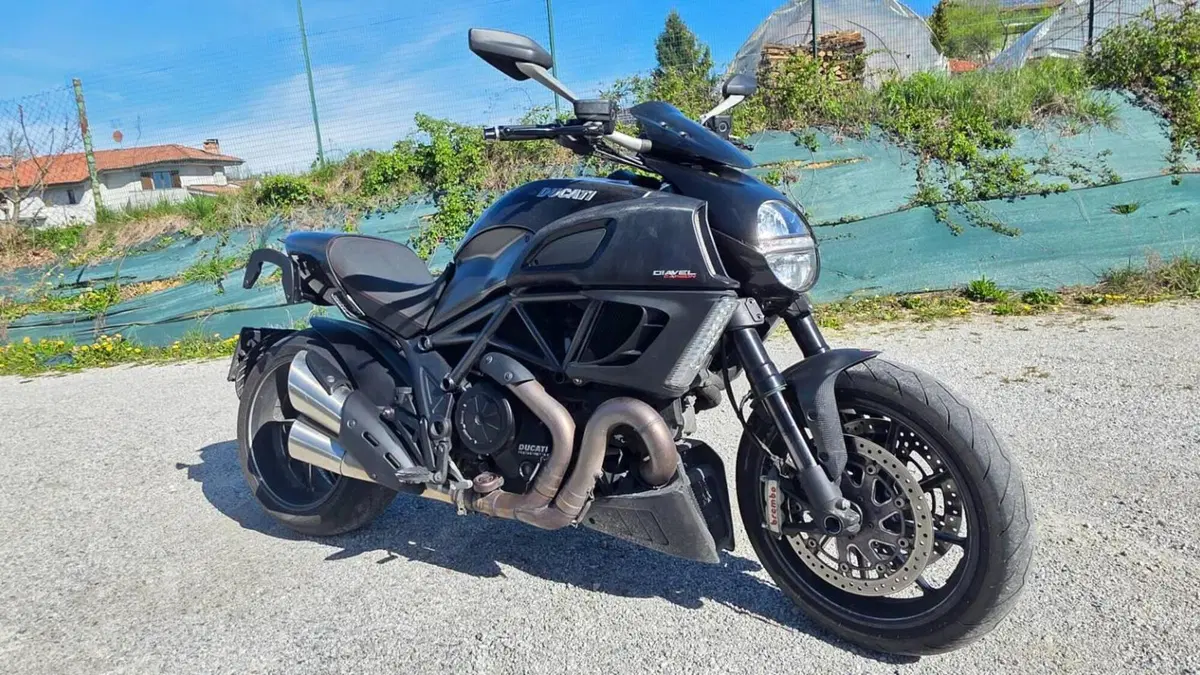 Ducati Diavel 1200 Carbon (2010 - 13)  (8)
