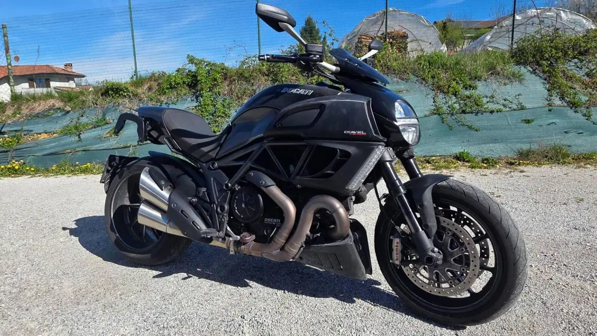 Ducati Diavel 1200 Carbon (2010 - 13)  (9)