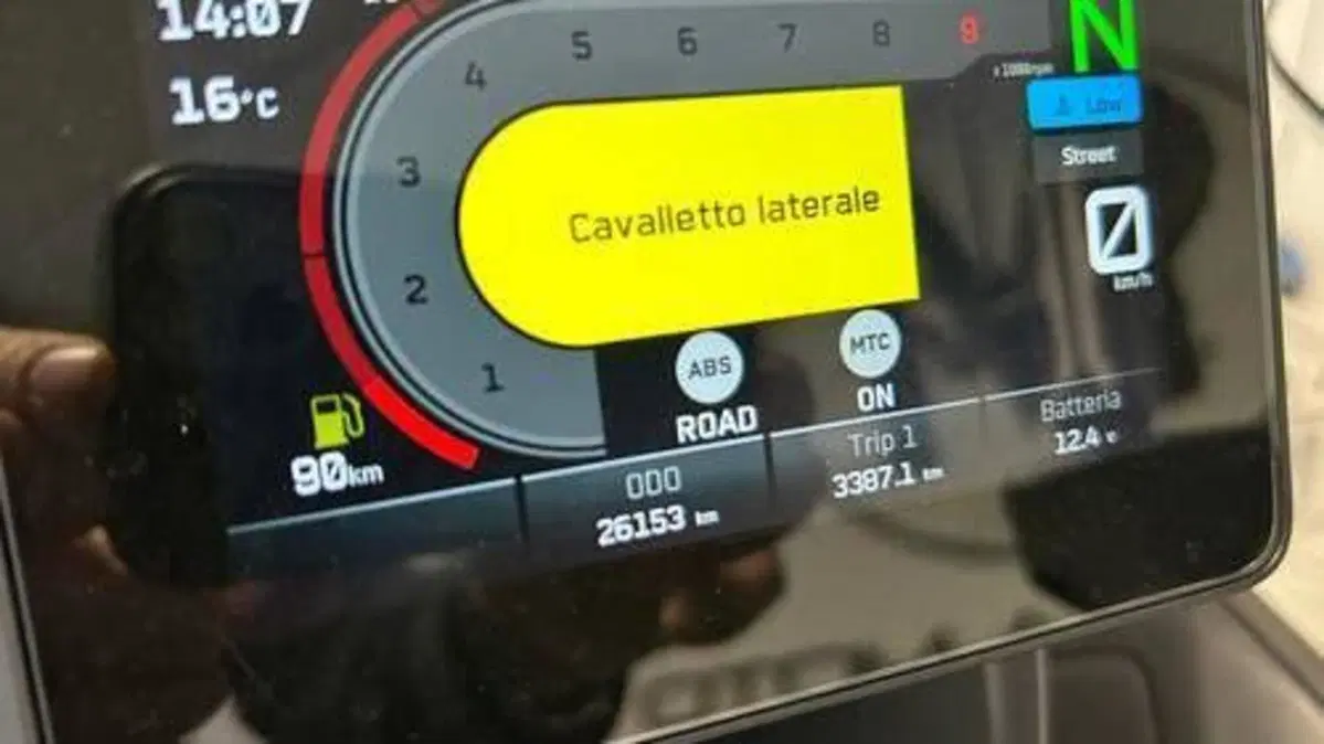 KTM 890 Adventure (2023 - 26)  (5)