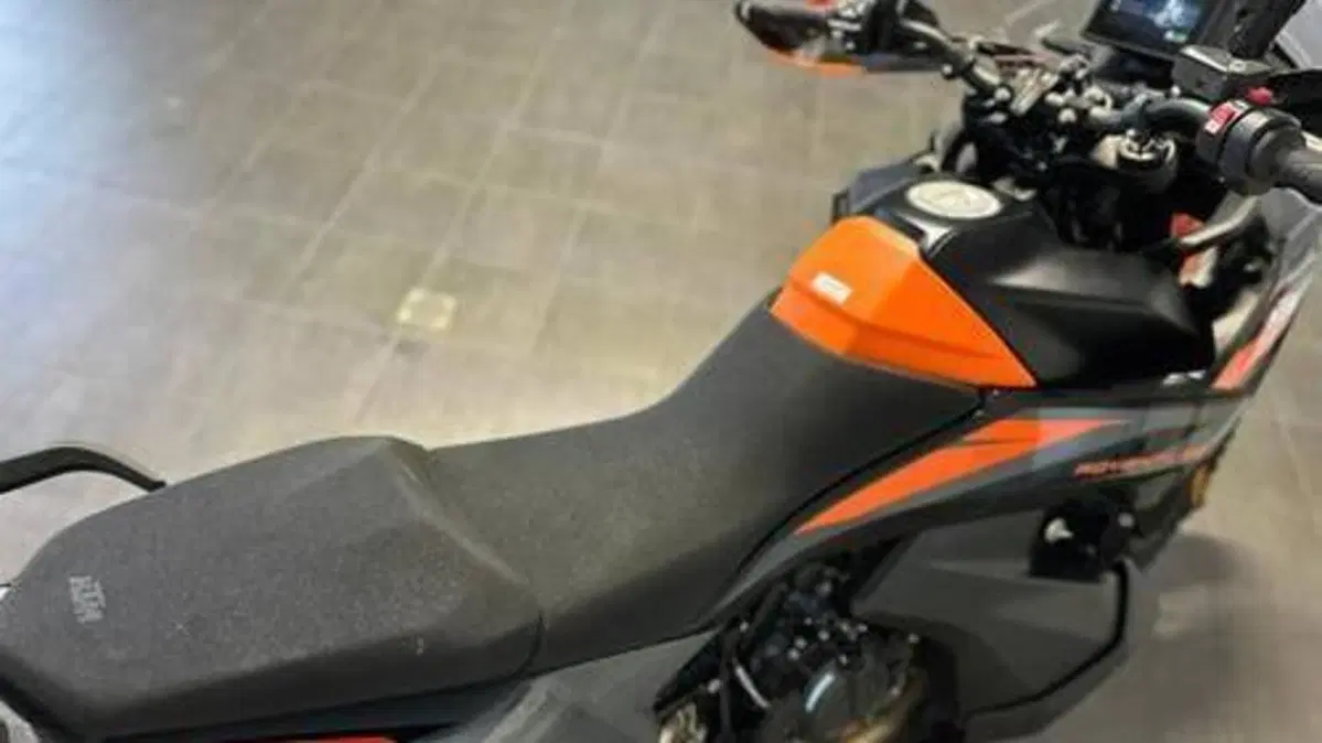 KTM 890 Adventure (2023 - 26)  (9)