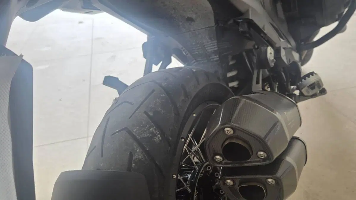 Bmw R 1300 GS Triple Black (2023 - 26)  (8)
