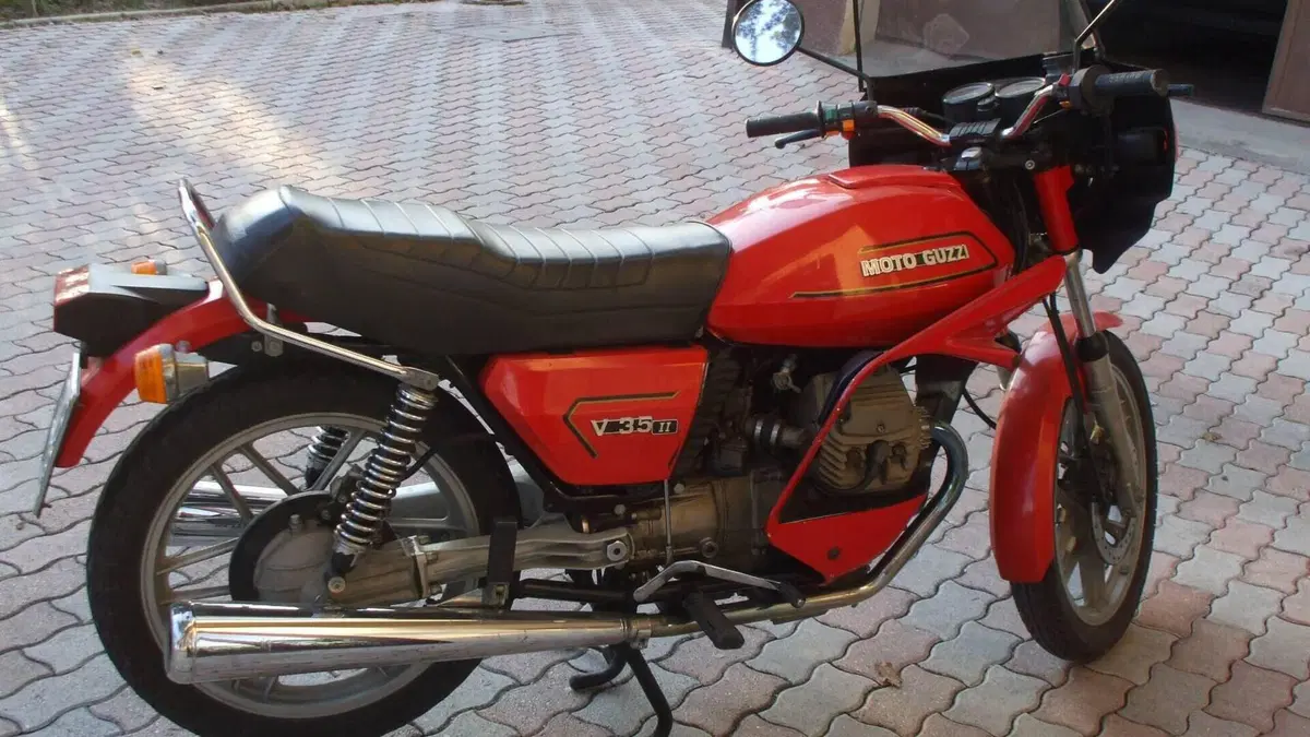 Moto Guzzi   (3)