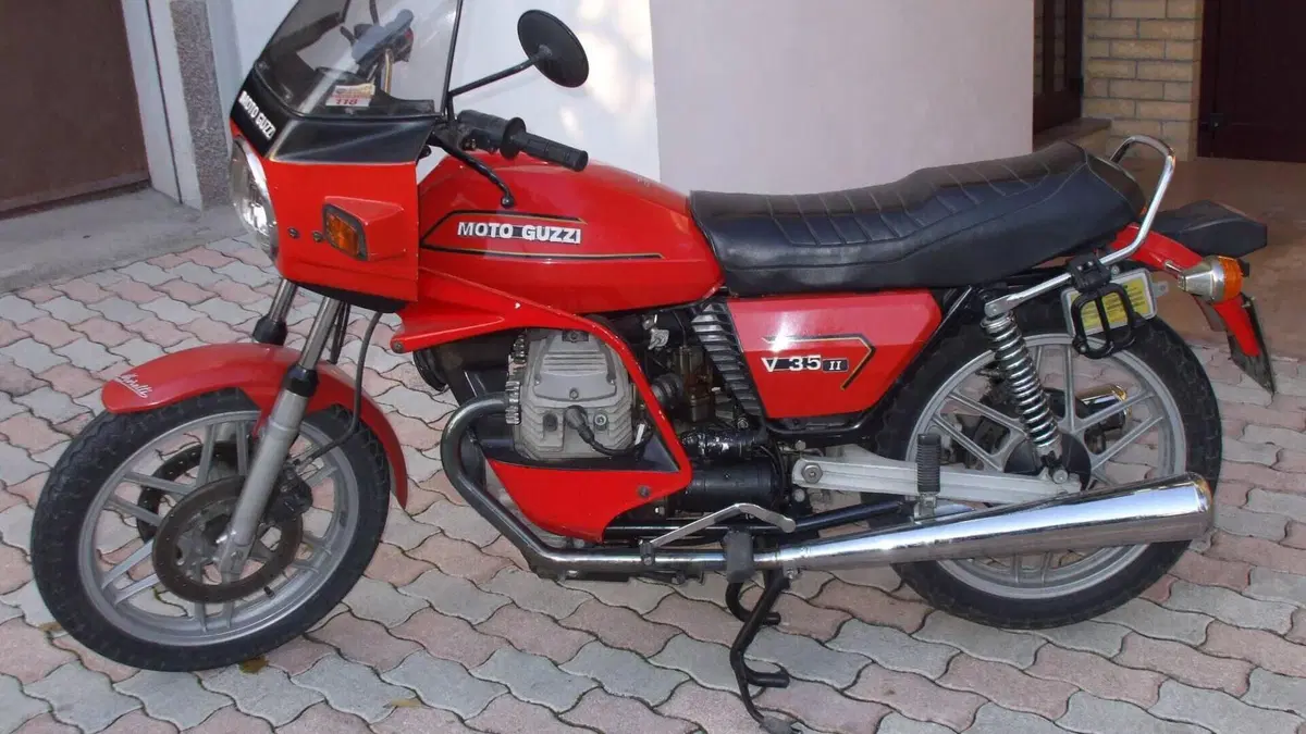 Moto Guzzi   (4)
