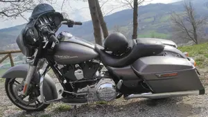 Harley-Davidson 1690 Street Glide Special (2014 - 16) - FLHX  (2)