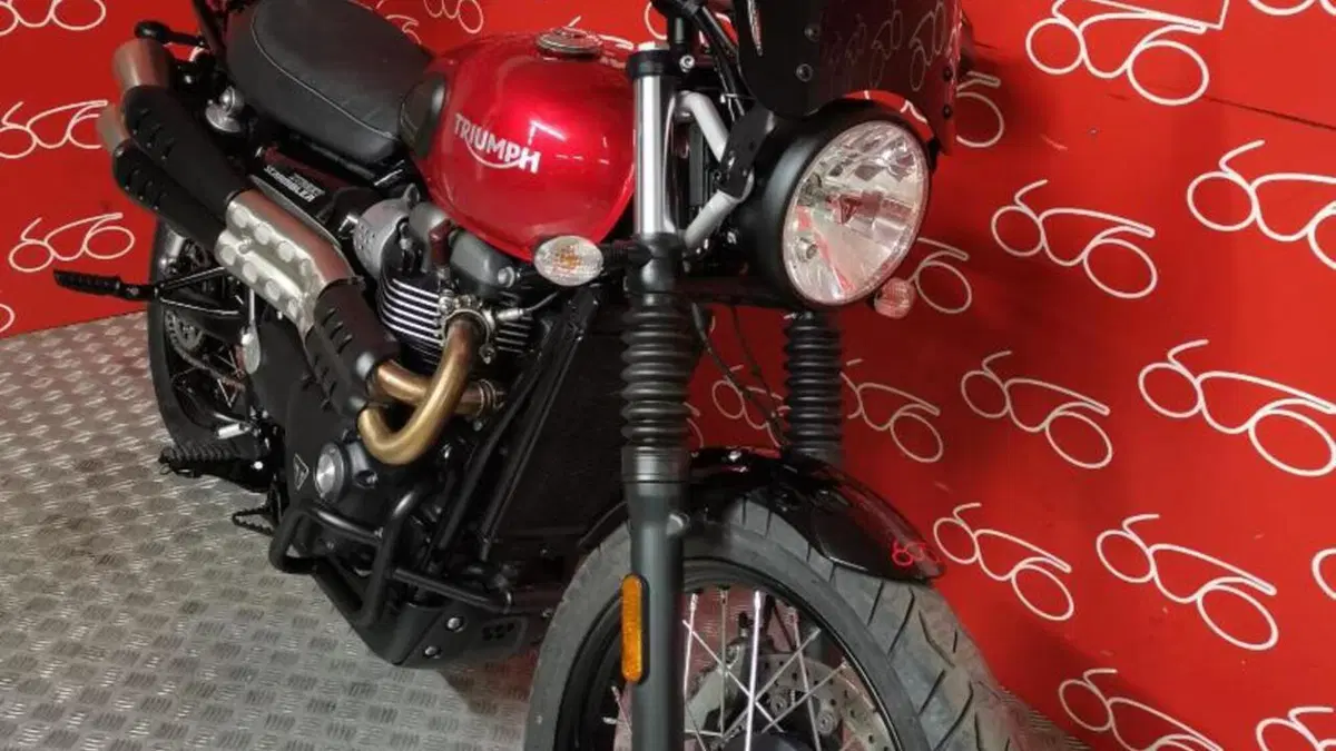 Triumph Scrambler (2006 - 17)  (2)