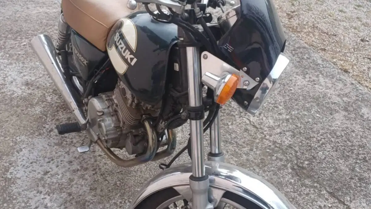 Suzuki TU 250 X (1997 - 03)  (4)