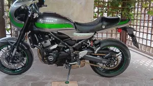Kawasaki Z 900 RS Cafè Performance (2020 - 21)  (2)