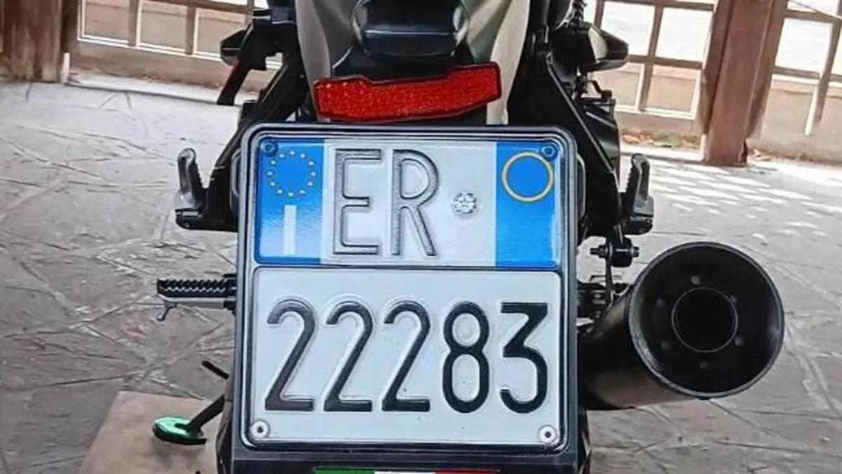 Kawasaki Z 900 RS Cafè Performance (2020 - 21)  (4)