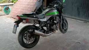Kawasaki Z 900 RS Cafè Performance (2020 - 21)  (7)
