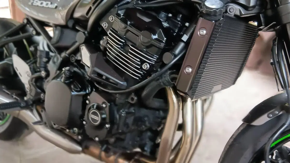 Kawasaki Z 900 RS Cafè Performance (2020 - 21)  (15)