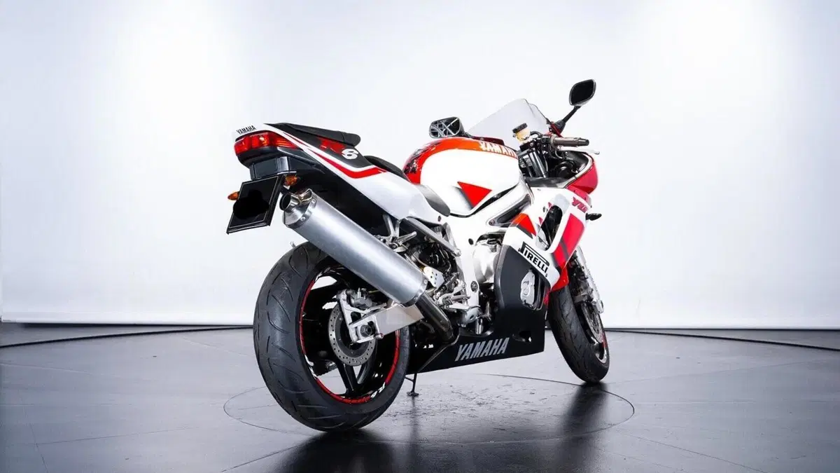 Yamaha YZF R6 (1999 - 00) 