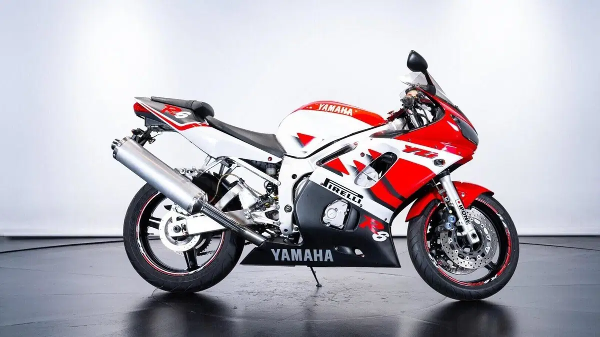 Yamaha YZF R6 (1999 - 00)  (3)