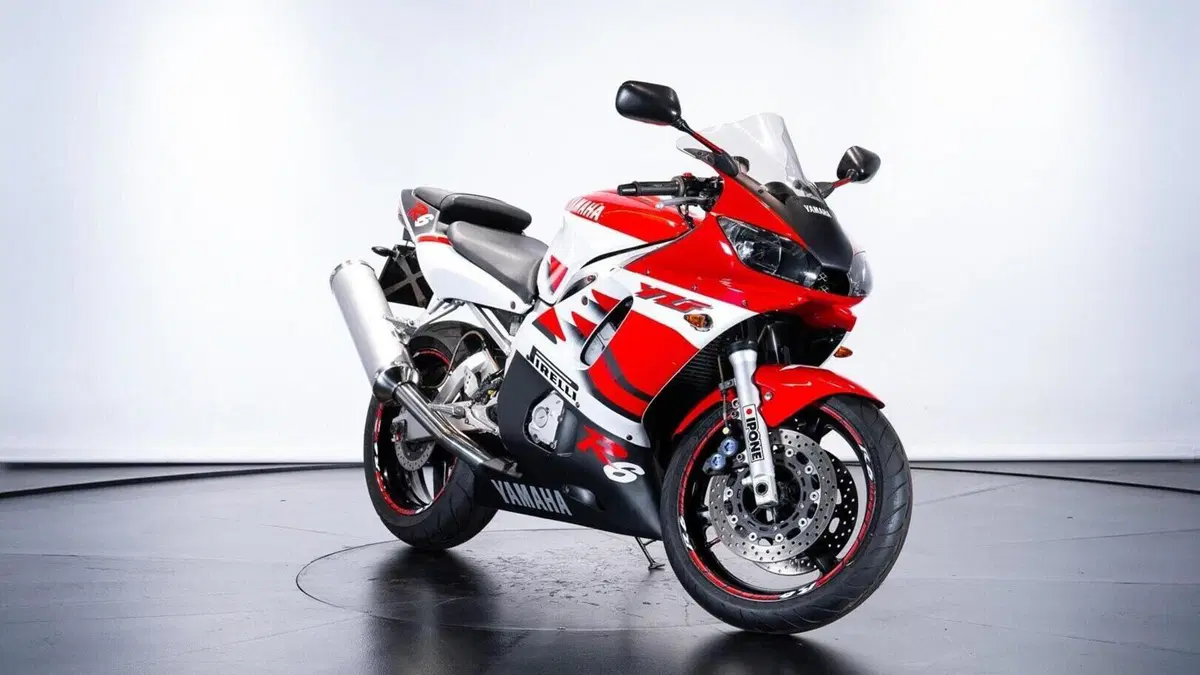 Yamaha YZF R6 (1999 - 00)  (4)