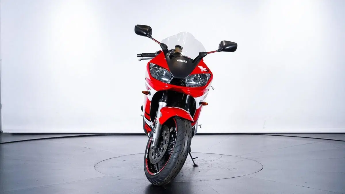 Yamaha YZF R6 (1999 - 00)  (5)