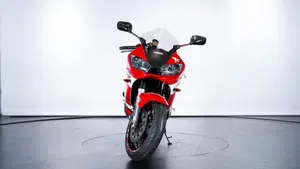 Yamaha YZF R6 (1999 - 00)  (5)