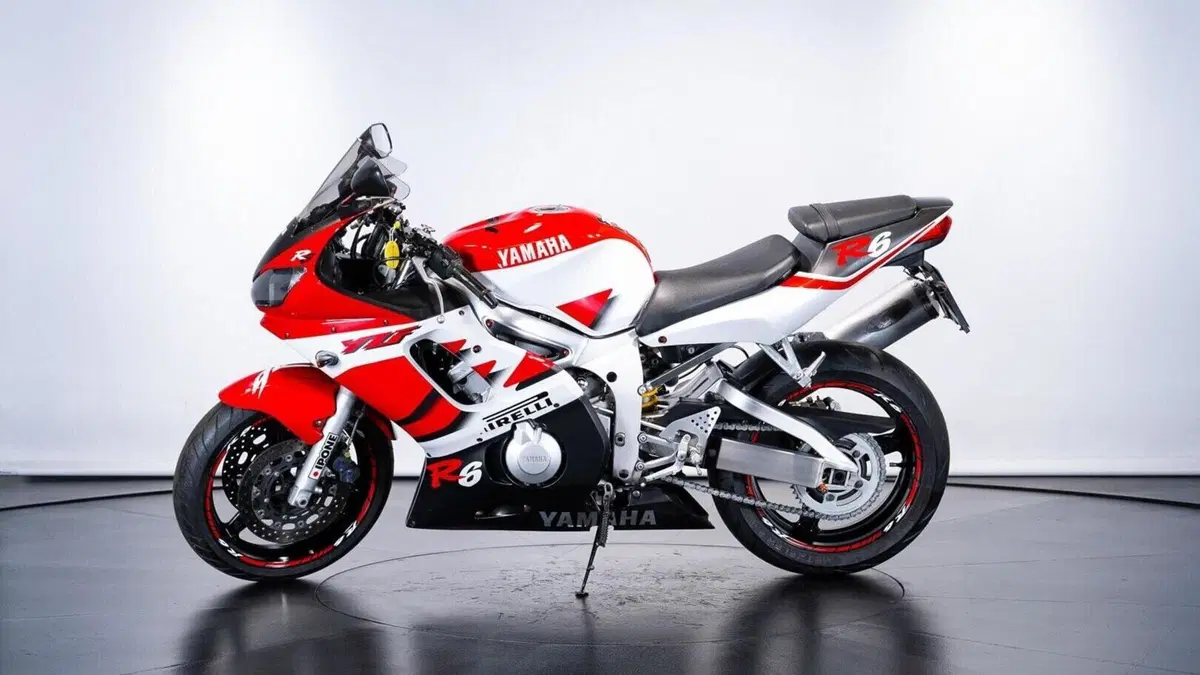 Yamaha YZF R6 (1999 - 00)  (7)