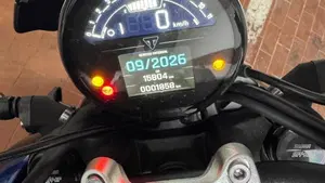 Triumph Trident 660 Triple Tribute Edition (2025 - 26)  (5)