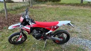 Fantic Motor XMF 125 Motard Performance 4T (2023 - 24)  (2)