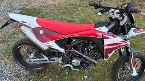 Fantic Motor XMF 125 Motard Performance 4T (2023 - 24)  (3)