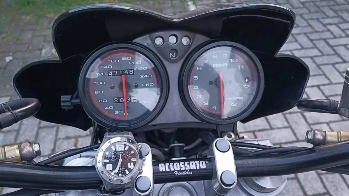 Ducati Monster 900 Dark I.E. (1999 - 02)  (6)