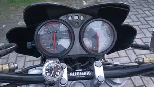 Ducati Monster 900 Dark I.E. (1999 - 02)  (6)