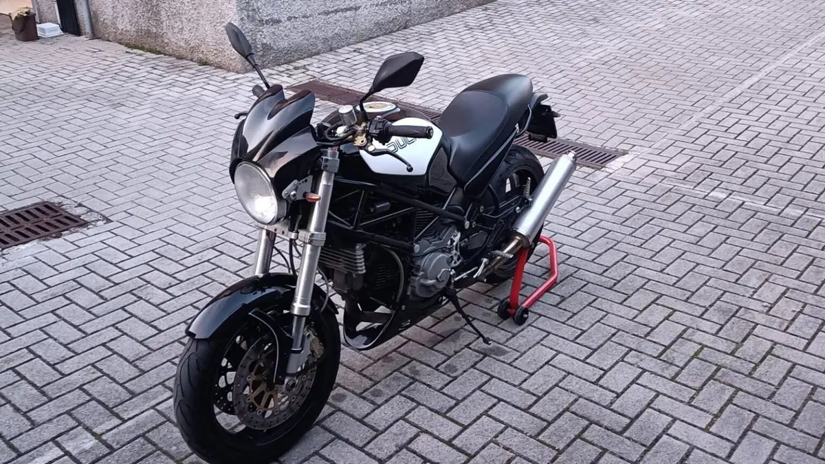 Ducati Monster 900 Dark I.E. (1999 - 02)  (7)