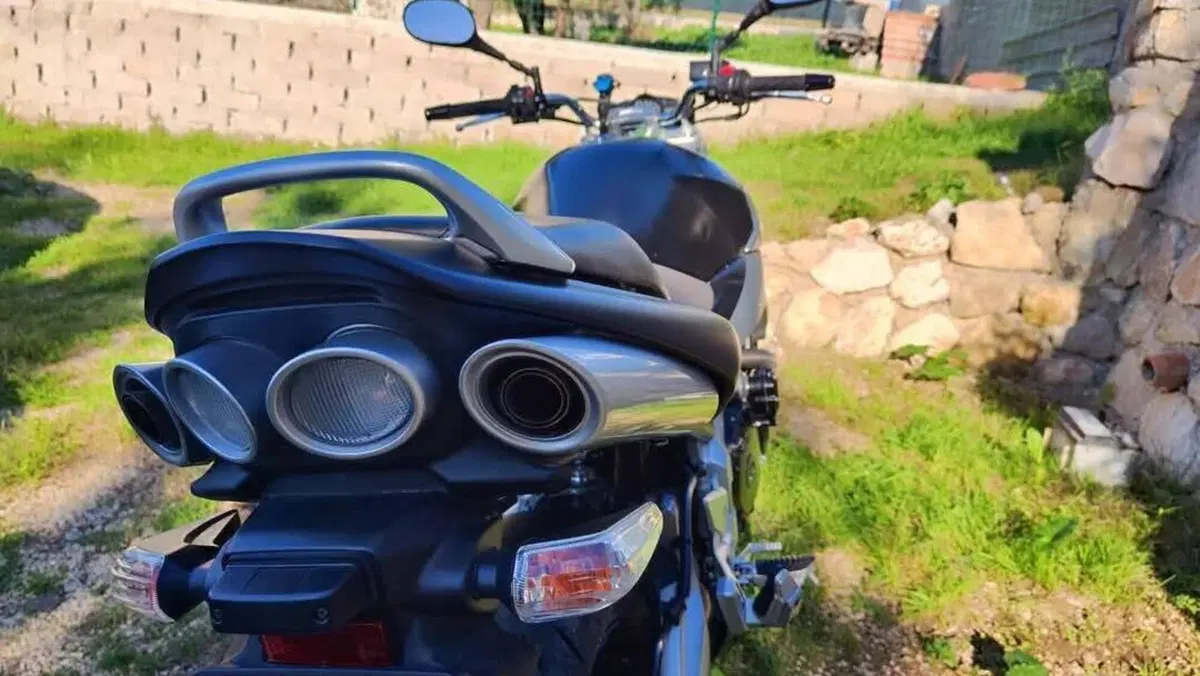 Suzuki GSR 600 (2006 - 11)  (3)