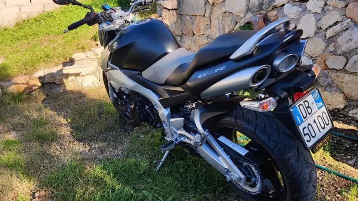 Suzuki GSR 600 (2006 - 11)  (7)