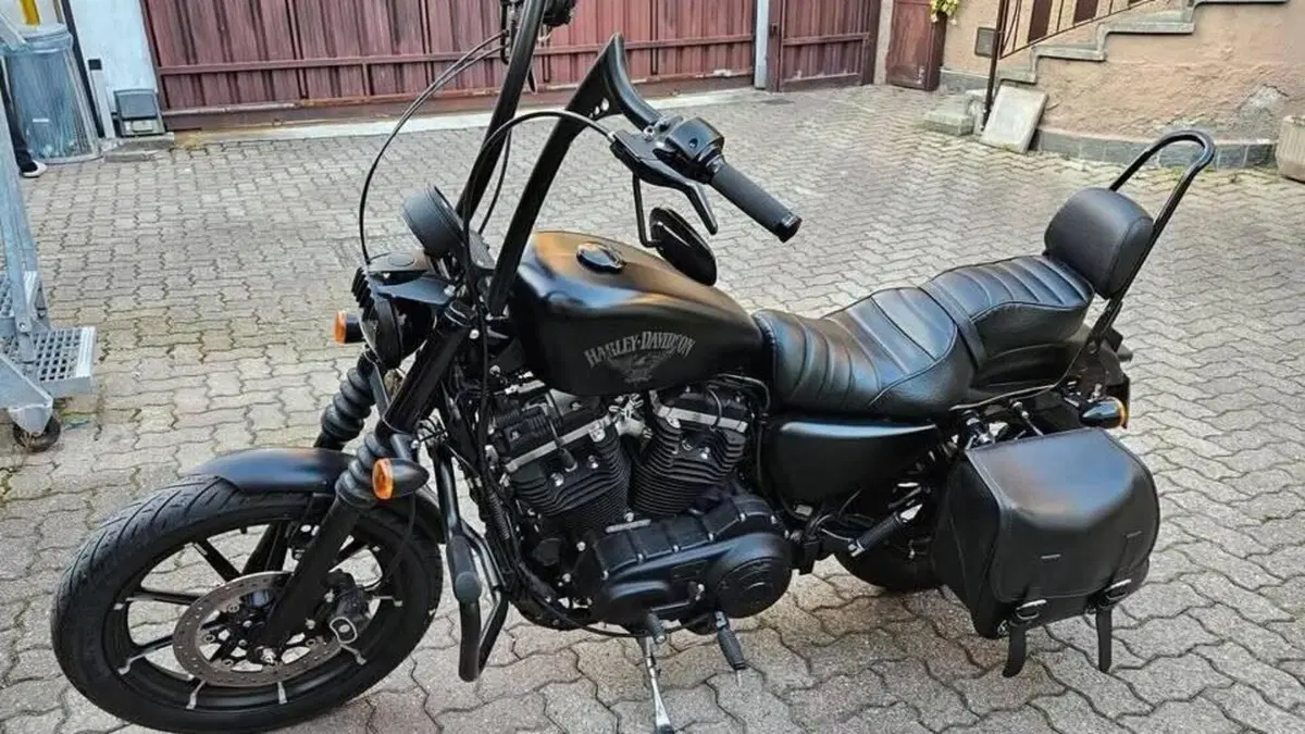 Harley-Davidson 883 Iron (2017 - 20) - XL 883N 