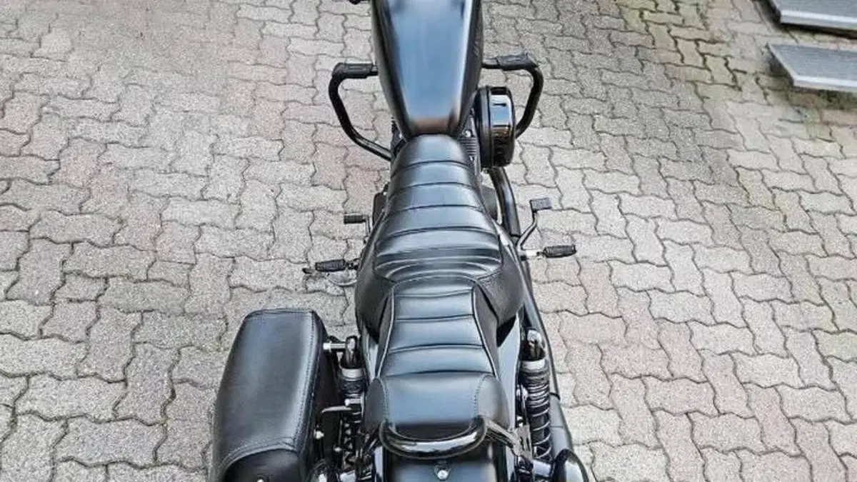 Harley-Davidson 883 Iron (2017 - 20) - XL 883N  (2)