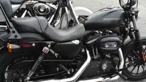 Harley-Davidson 883 Iron (2009 - 11) - XL 883N 