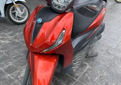 Piaggio Beverly 300 ABS-ASR (2021 - 25) - Annuncio 9977756