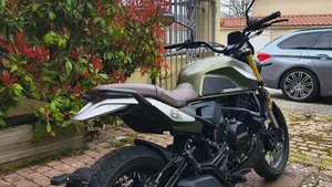 Moto Morini SEIEMMEZZO SCR (2022 - 26)  (2)