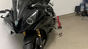 Yamaha YZF R6 (2006 - 07)  (2)
