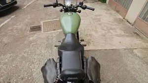 Royal Enfield Meteor 350 (2021 - 26)  (7)