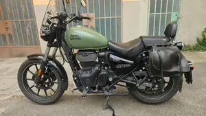 Royal Enfield Meteor 350 (2021 - 26)  (10)