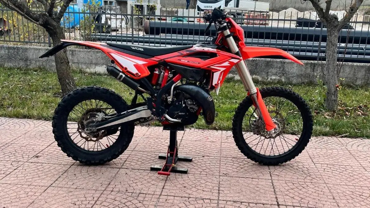 Betamotor RR 125 2T Enduro (2024)  (3)