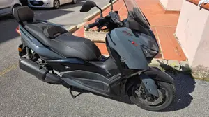 Yamaha X-Max 300 Tech Max (2021 - 24)  (2)