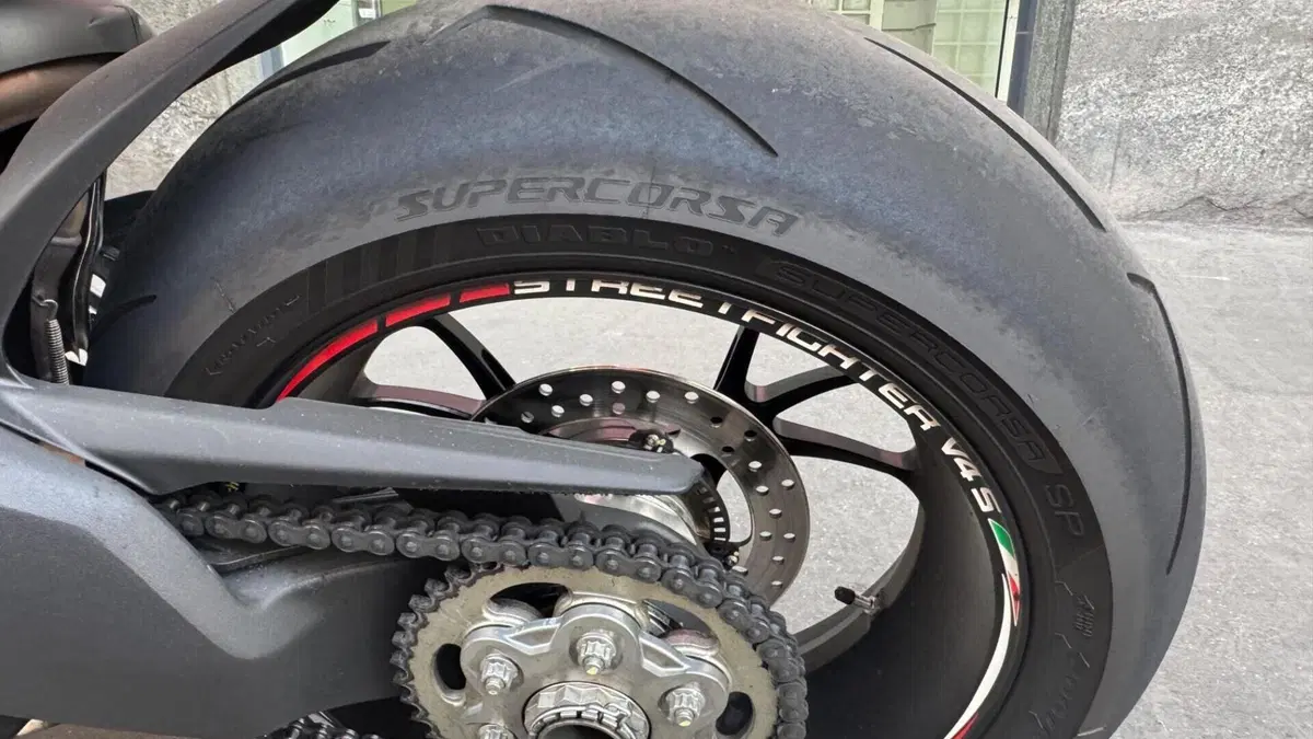 Ducati Streetfighter V4 1100 S (2020)  (10)