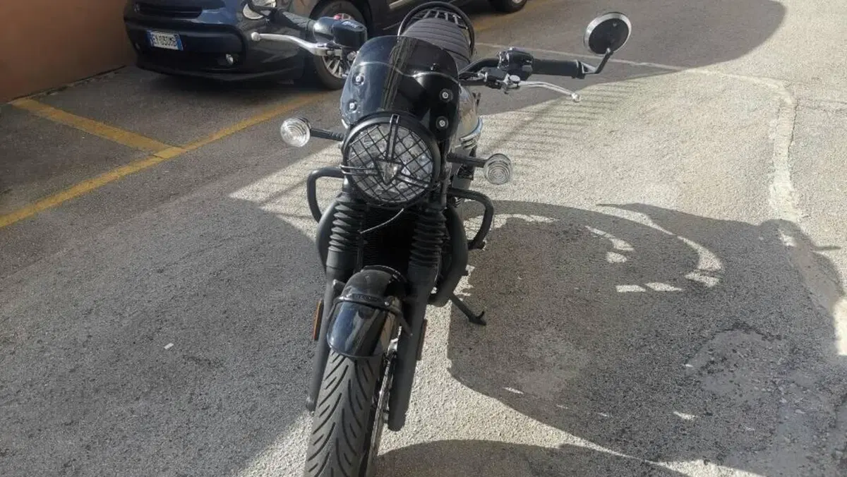 Triumph Bonneville T120 Black (2021 - 25)  (4)